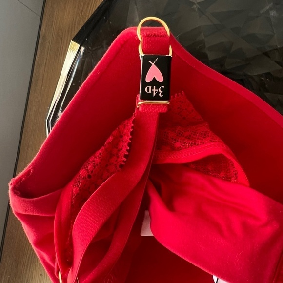 Victoria Secret Push-up Bra - Picture 6 of 12